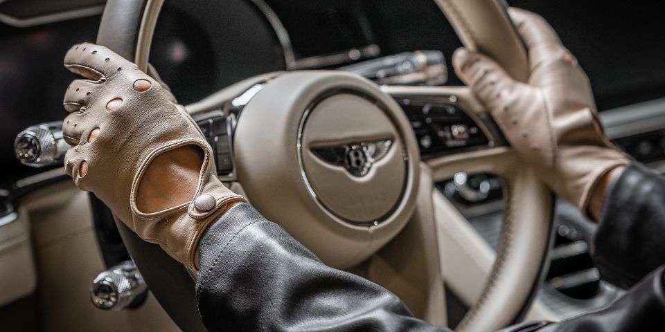 Rukavice na řízení auta